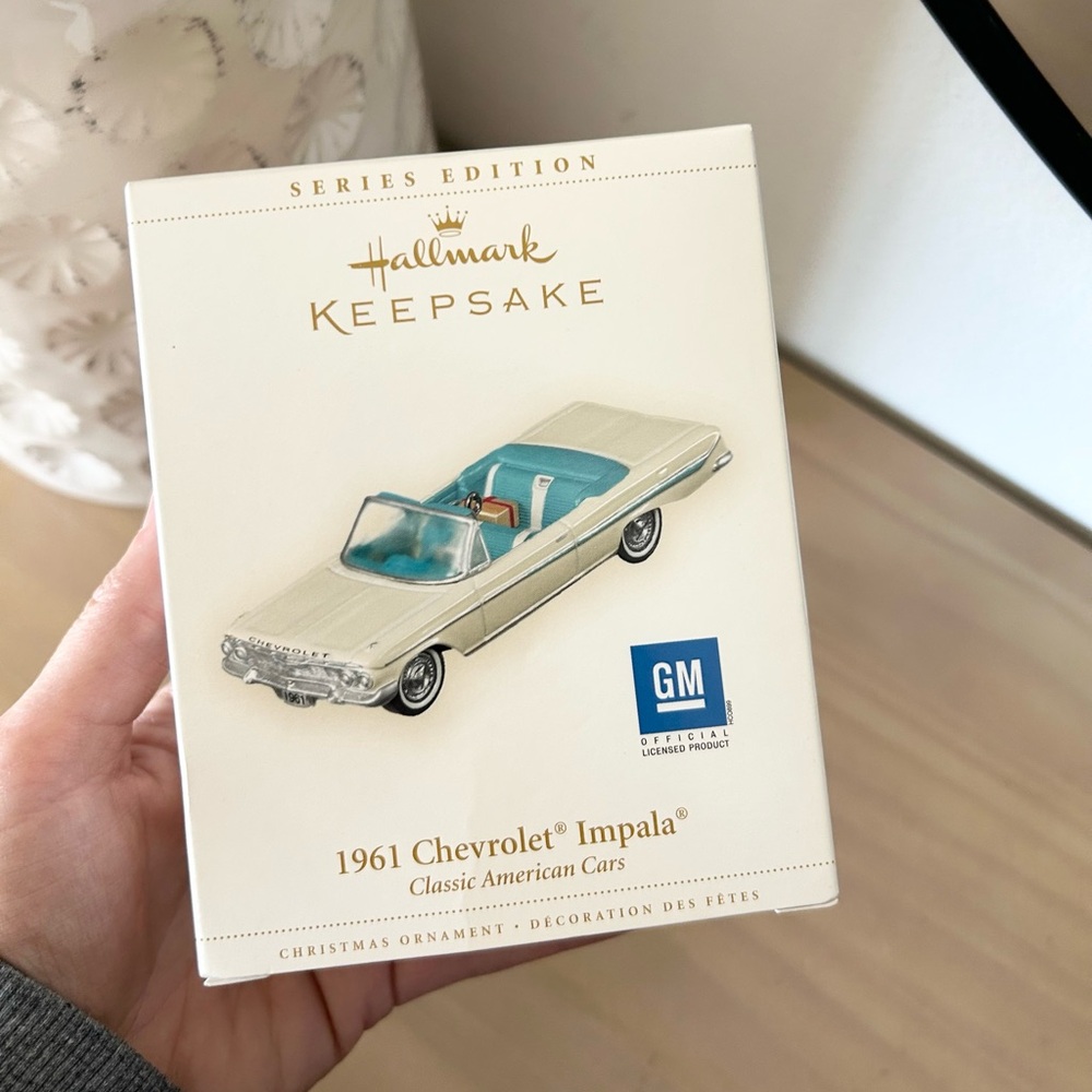 2006 Hallmark Keepsake 1961 Chevrolet Impala Christmas Ornament